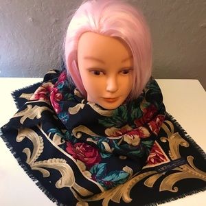 Vintage access floral 100% wool